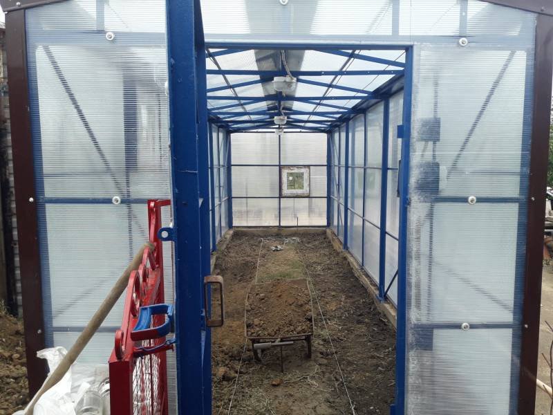 Теплица из поликарбоната своими руками