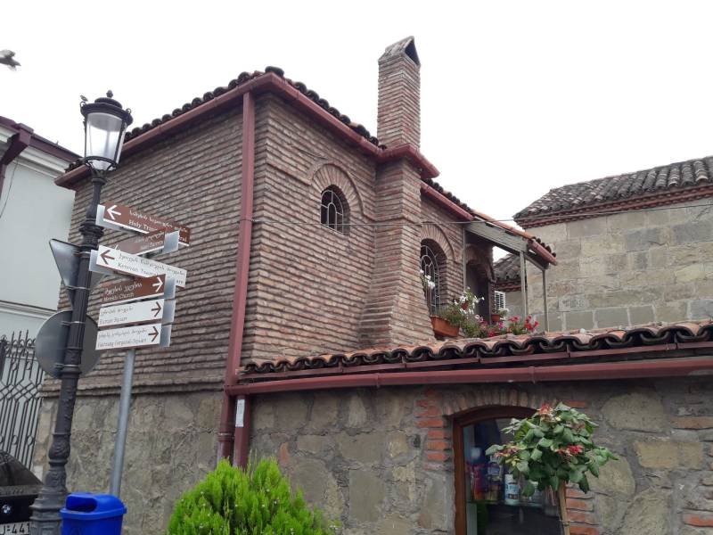 Старый город Тбилиси Необычное здание