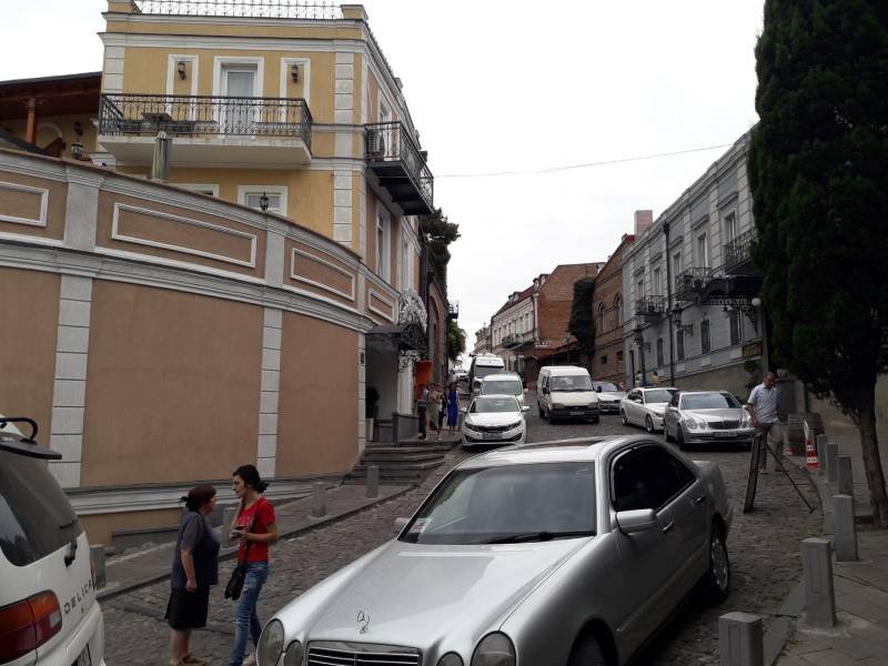 Тбилиси Старый город Спуск в центр города